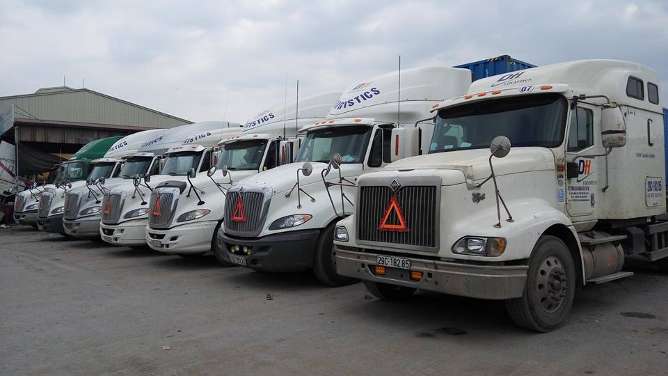 xe đầu kéo container